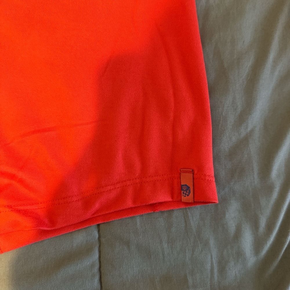Mountain Hardwear 1/4 zip pull over - Picture 3 of 8